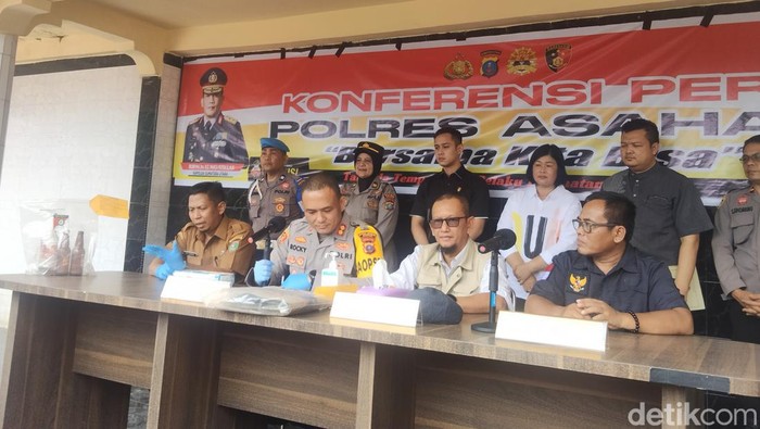 Polres Asahan memberikan keterangan kepada awak media kasus pemerkosaan dua siswi. (Perdana Ramadhan / detikSumut)