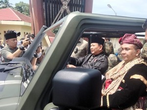 Prabowo Diteriaki Presiden di Tanah Datar Sumbar