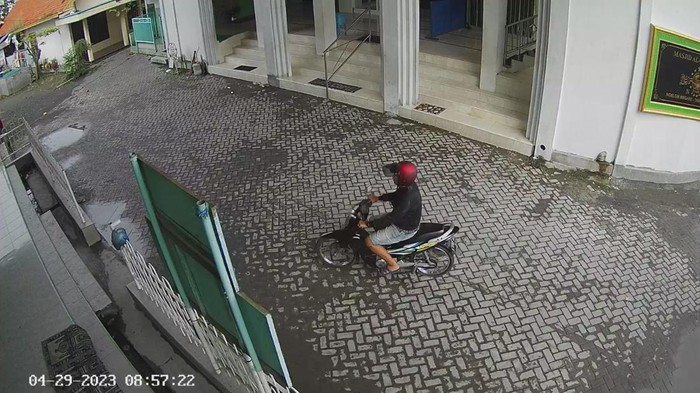 Pria terduga pembobol rumah wartawan detikjatim