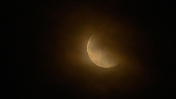 Salah satu fenomena alam akan terjadi pada tanggal 5 Mei 2023, yaitu gerhana bulan penumbra. Lalu, bagaimana proses gerhana bulan penumbra? Cek informasinya!