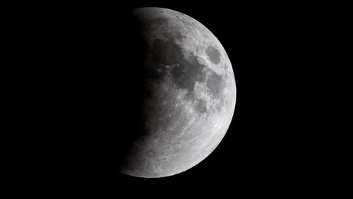 Salah satu fenomena alam akan terjadi pada tanggal 5 Mei 2023, yaitu gerhana bulan penumbra. Lalu, bagaimana proses gerhana bulan penumbra? Cek informasinya!