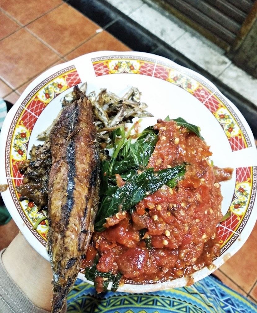 Sego Sambel yang enak di Surabaya dan paling laris