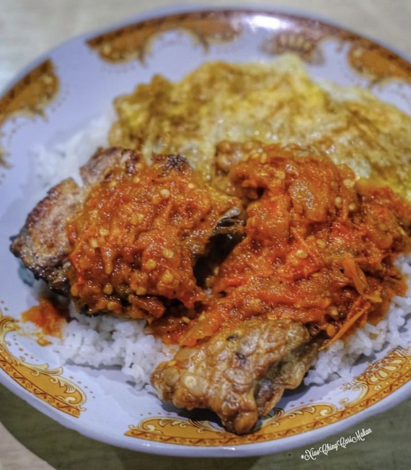 Sego Sambel yang enak di Surabaya dan paling laris