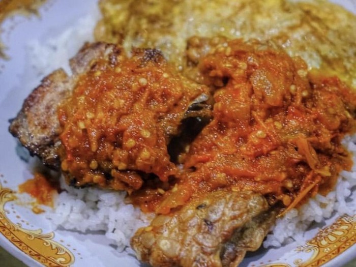 Sego Sambel yang enak di Surabaya dan paling laris