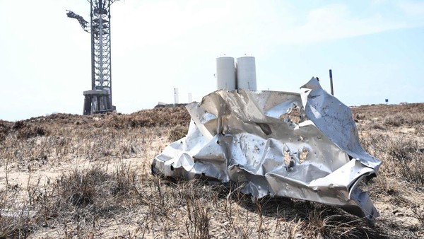 Kerusakan Akibat Ledakan Dahsyat Roket Raksasa SpaceX