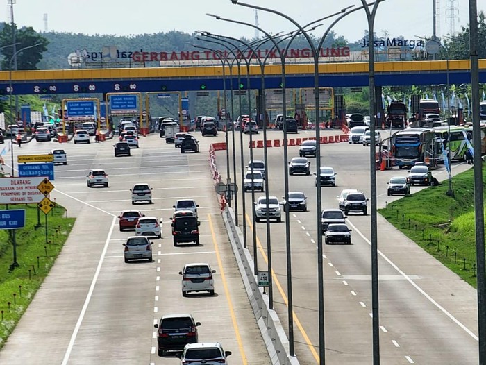 Suasana di Gerbang Tol Kalikangkung, Semarang, Sabtu (29/4/2023) pukul 15.00 WIB.