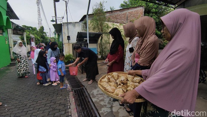 Suasana Syawalan Kupat Jembut di Pedurungan, Kota Semarang, Sabtu (29/4/2023).