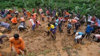 Tebing setinggi 15 meter dengan lebar 20 meter tersebut ongsor pada Jumat (28/4/2023).