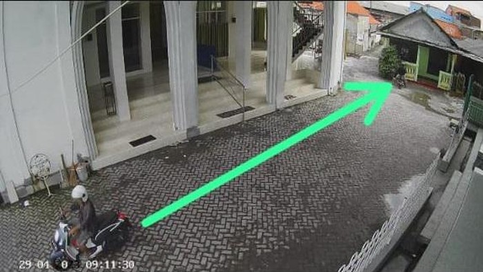 Tangkapan layar videi rumah wartawan dibobol maling