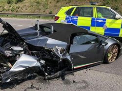 Potret Viral Kecelakaan Mahal yang Bikin Ngelus Dada