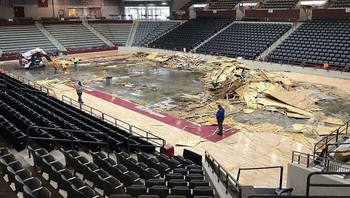 Lapangan basket yang bagus kebanjiran. Foto: Bored Panda