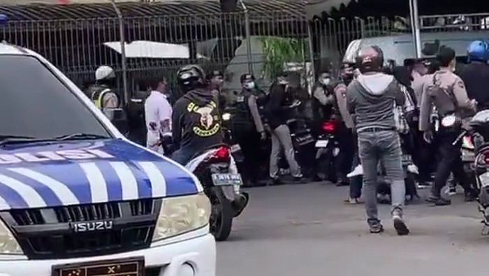 viral rs premier digeruduk massa