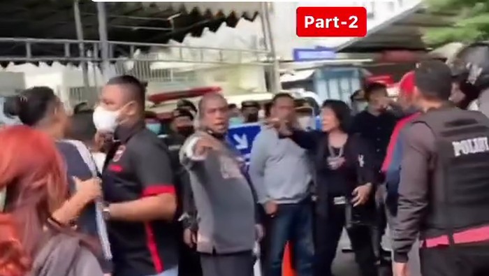 viral rs premier digeruduk massa