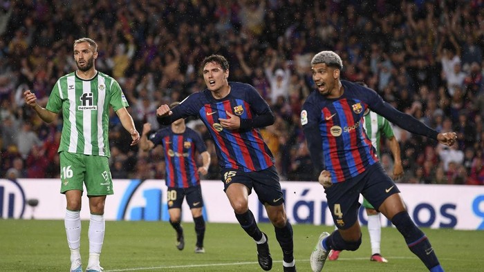 BARCELONA, SPAIN - APRIL 29:  Barcelonas Danish defender Andreas Christensen celebrates his goal during the Spanish La liga football match between FC Barcelona vs Betis CF at at the Camp Nou stadium in Barcelona on April 29, 2023. (Photo by Adria Puig/Anadolu Agency via Getty Images)