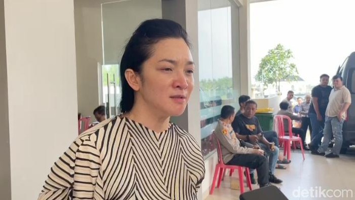 Adik ipar AKBP Buddy A Towoliu, Preysi Sibi.
