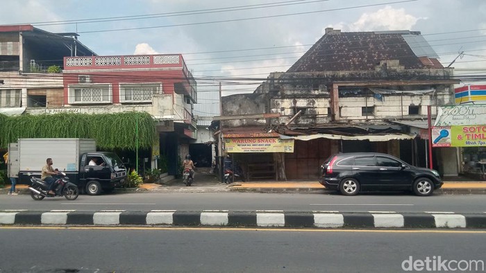 Bekas bioskop Gajah Mada di tepi jalan Jogja-Solo, Delanggu, Klaten. Foto diunggah Minggu (30/4/2023).