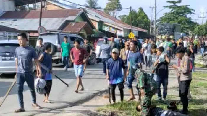 Bentrokan warga di dua desa wilayah Sarongalun, Jambi