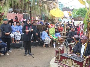 Seblang Olehsari Ditutup, Bupati Ipuk Ajak Promosi Budaya Banyuwangi