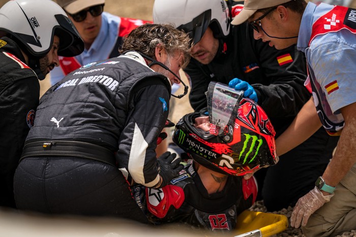 JEREZ DE LA FRONTERA, SPAIN - APRIL 30: Angel Charte (Medical Director) speaks to Fabio Quartararo of France and Monster Energy Yamaha MotoGP during the race of the MotoGP Gran Premio MotoGP™ Guru by Gryfyn de España at Circuito de Jerez - Ángel Nieto on April 30, 2023 in Jerez de la Frontera, Spain. (Photo by Steve Wobser/Getty Images)