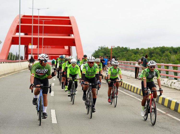 Gowes Sambil Menikmati Suasana Pantai dan Indahnya Jayapura