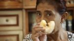 Hobi Buat Vlog Masak, Susi Pudjiastuti Mahir Buat Donat Kentang dan Steak