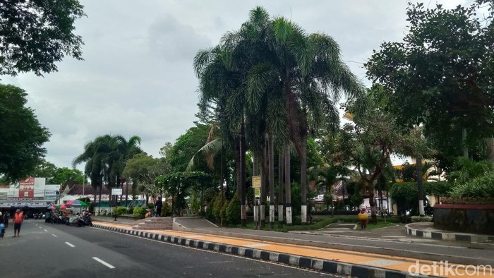 Bioskop di Klaten pernah jaya di era 90-an. Kini bekas bioskop Rita disulap menjadi taman kota, bioskop Ramayana Klaten menjadi gedung Eko Kapti dan bekas gedung Chandra menjadi pertokoan. Foto diambil Sabtu (29/4/2023).
