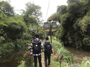 Menelusuri Kampung Kreatif di Bantaran Sungai Bandung