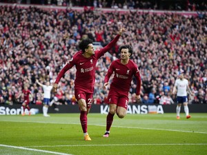 Liverpool Terlambat Kejar Posisi Empat Besar