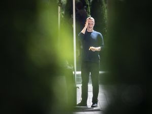 Metaverse Sempoyongan, Zuckerberg Mau Integrasikan AI