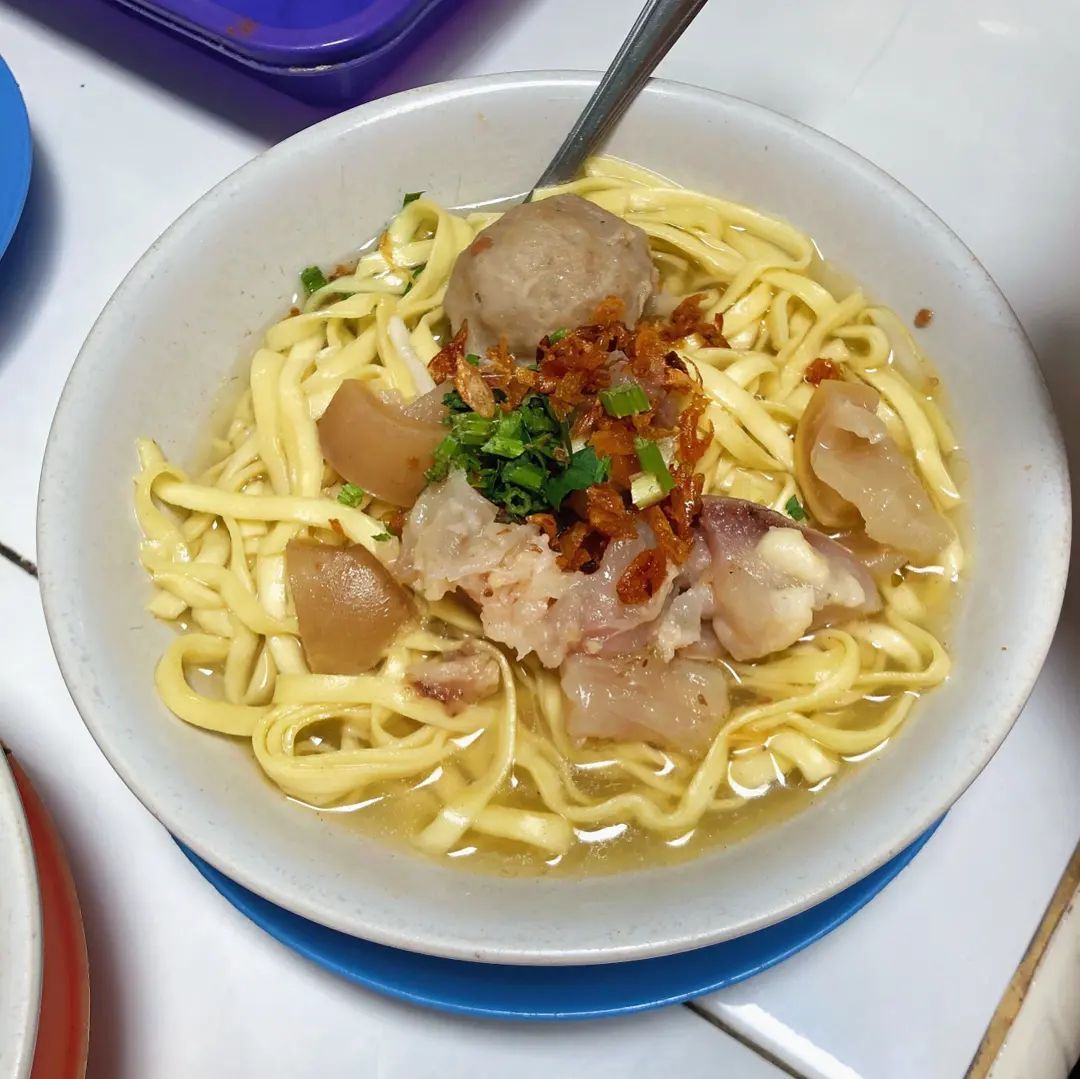 Tempat makan mie kocok yang terkenal di Bandung
