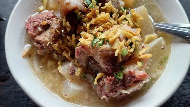 Tempat makan mie kocok yang terkenal di Bandung