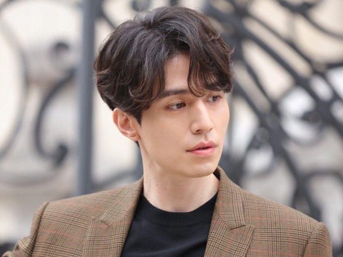 Model rambut pria curtain haircut