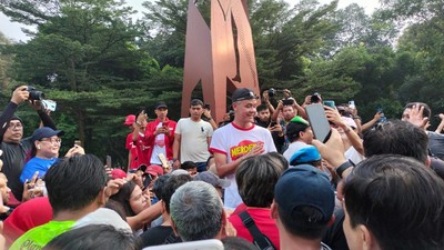 Momen Ganjar Olahraga Bareng GP Center di GBK