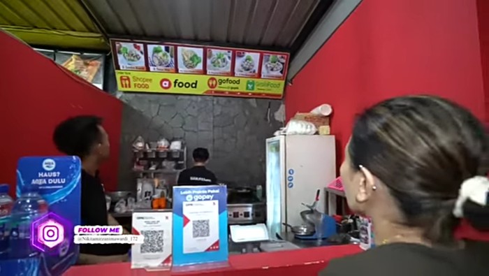 Nikita Mirzani Makan Bakso Nikita Mirzani Makan Bakso