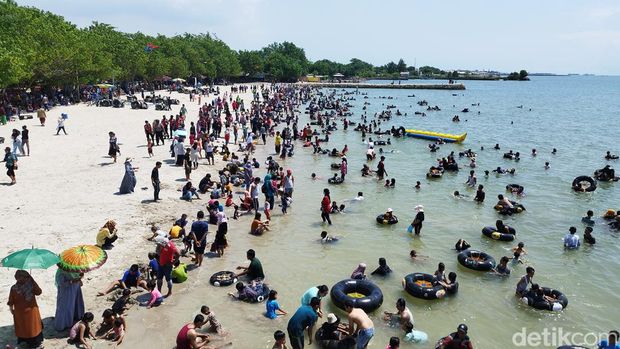 Pantai Delegan Gresik