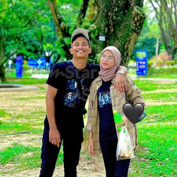 Pasangan Azidah Ramran dan Muhammad Addy Noraiman Mohd Noor .