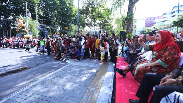 Pemerintah Kota Semarang bersama PHDI (Parisada Hindu Dharma Indonesia) Kota Semarang menggelar Karnaval Seni Budaya Lintas Agama dan Pawai Ogoh-Ogoh.