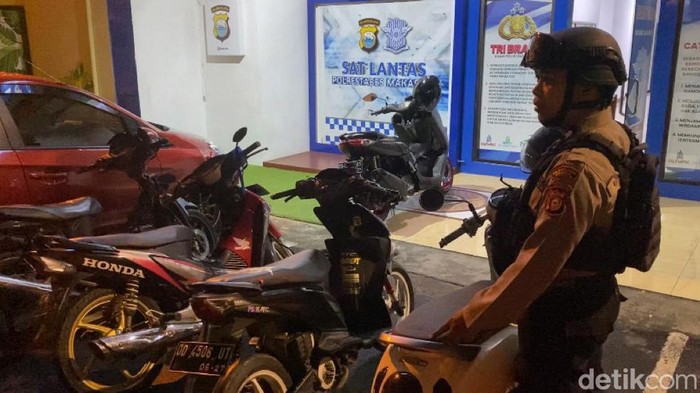 Polisi menjaring 4 motor yang digunakan balap liar di Makassar.