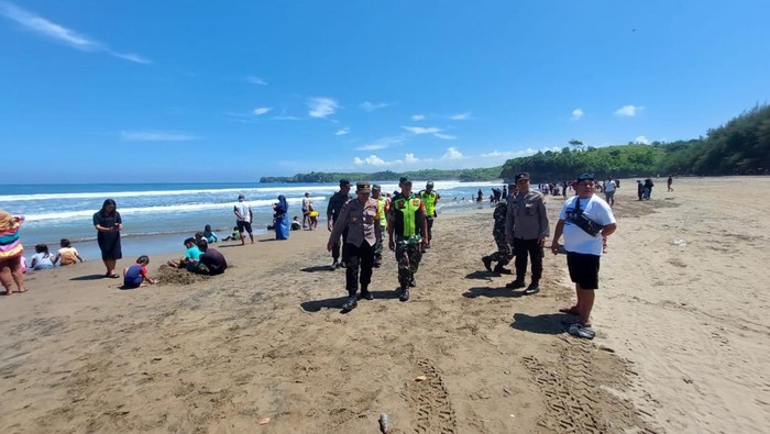 Remaja Mojokerto tenggelam di Pantai Serang Blitar