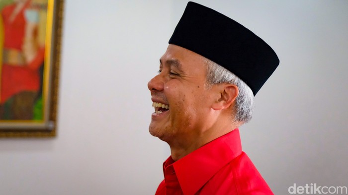 Ganjar Pranowo didukung PDIP dan yang terkini PPP sebagai bakal capres 2024. Tampak senyum lebar Ganjar saat menerima kunjungan elite PPP.