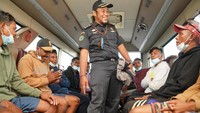 Kementerian Kelautan dan Perikanan (KKP) bersinergi dengan Pemerintah Australia memulangkan 11 orang nelayan asal Rote yang terdampar di Pulau Bedwell Rowley Shoals, Western Australia pada Jumat (28/4). Sebelumnya mereka terjebak dalam Badai Siklon Ilsa dan berhasil ditemukan Otoritas Australia melalui Joint Rescue Coordination Centre (JRCC).