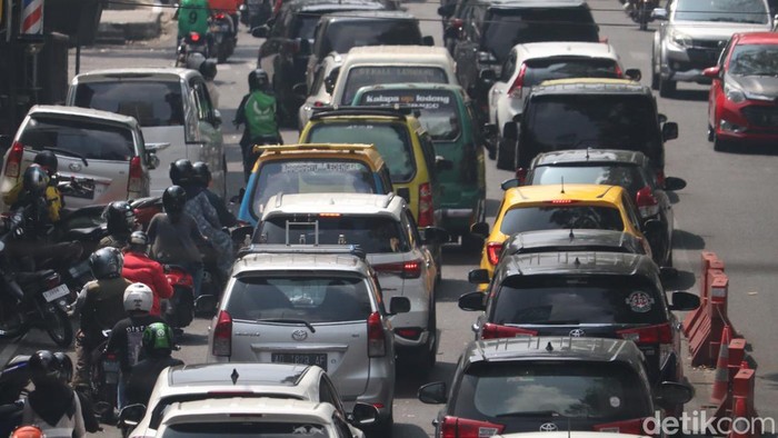Situasi di Jalan Setiabudi Bandung.
