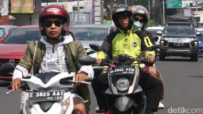 Situasi di Jalan Setiabudi Bandung.