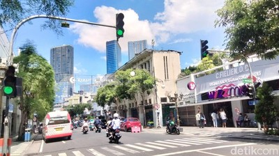 Potret Surabaya Ramai Lagi Usai Sempat Sepi Ditinggal Mudik Warganya