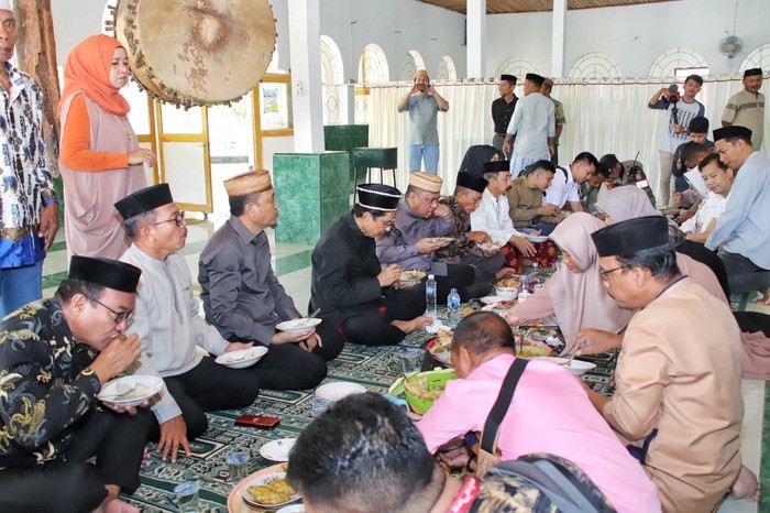 Wakil Ketua MPR RI Fadel Muhammad mengapresiasi semangat masyarakat dalam bersilaturahmi.