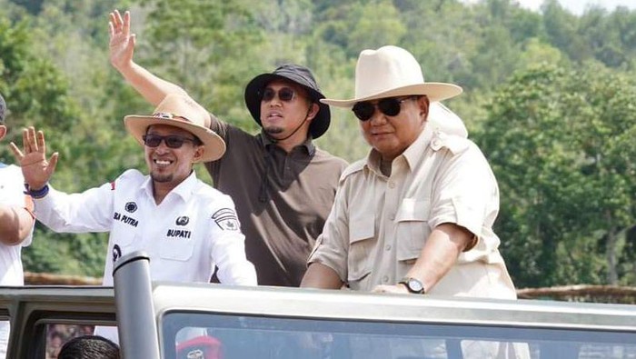 Andre Rosiade mendampingi Ketum Gerindra Prabowo Subianto (dok Istimewa)