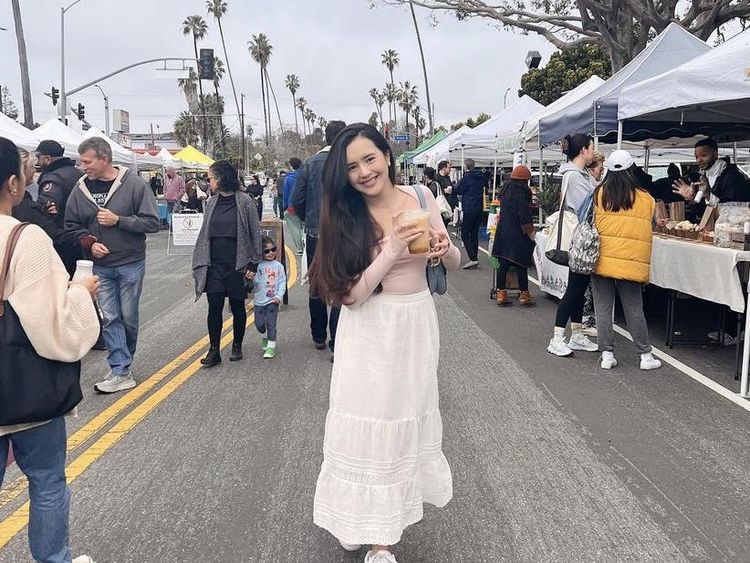 Serunya Beby Tsabina saat Ngopi dan Makan Pancake di Amerika