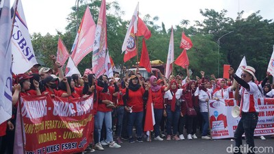 Potret Hari Buruh Internasional di Kota Pahlawan