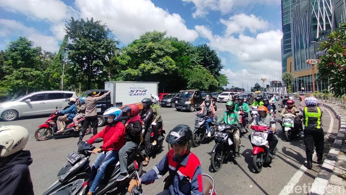 Demo Hari Buruh Surabaya 2023