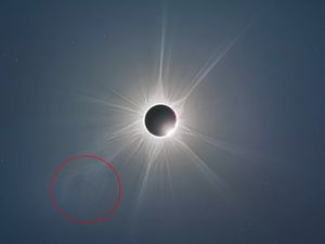 Fotografer Abadikan Badai Raksasa Meledak saat Gerhana Matahari